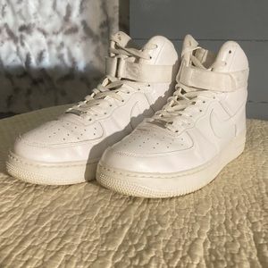 These are Nike Air Force one high all white size 11 1/2 in good condition